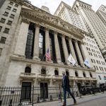 momentum-builds-for-us-economy,-slows-for-stocks