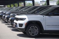 chrysler-recalls-328,000-jeep-grand-cherokees-over-rear-coil-springs-that-may-detach