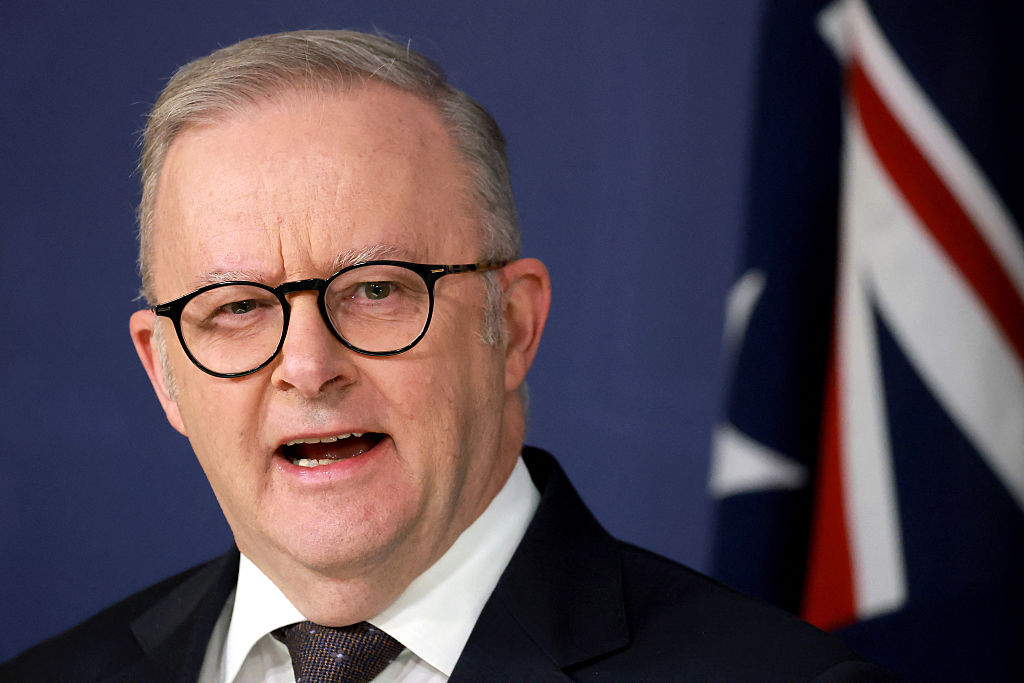 ‘i-don’t-play-golf’:-albanese-defends-$6-million-grant-to-local-golf-club