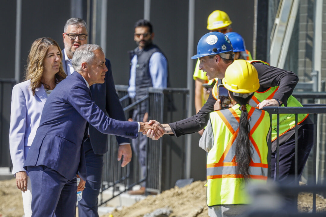 ottawa,-alberta-pledge-to-build-1,460-affordable-houses