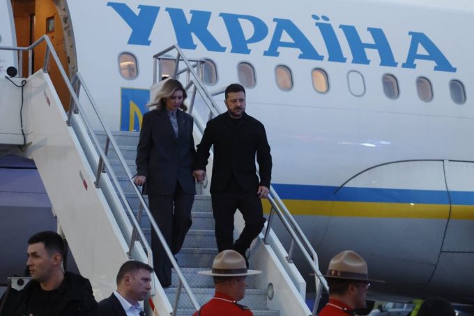 ukrainian-president-volodymyr-zelenskyy-arrives-in-calgary-ahead-of-carney-meeting