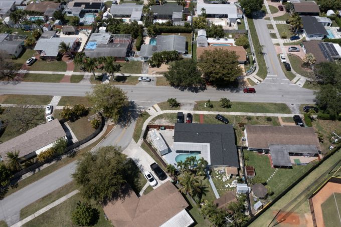existing-home-sales-fall-to-slowest-pace-in-more-than-a-year