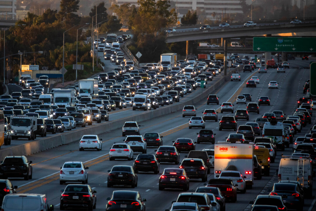 infotainment-problems-persist-as-overall-vehicle-quality-improves:-survey