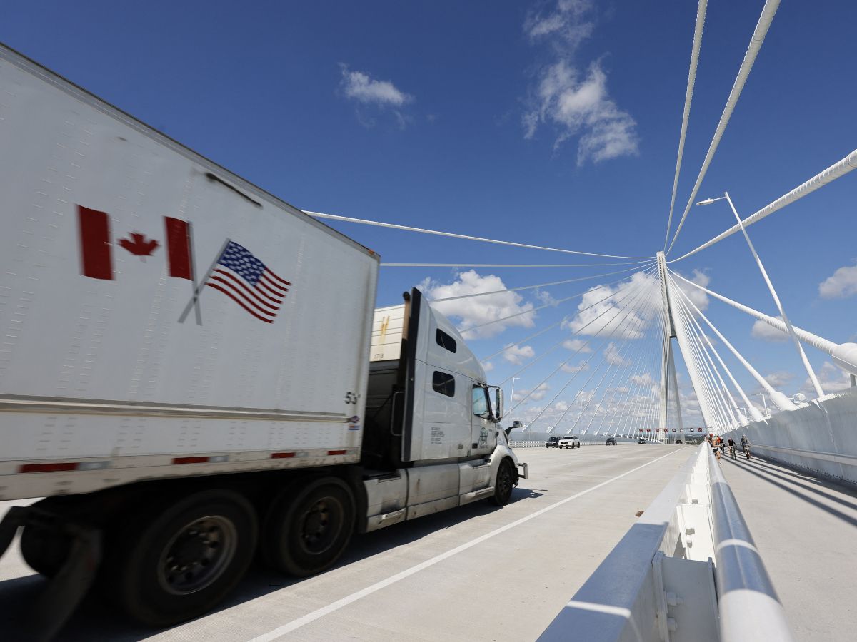 yoni-goldstein:-lessons-from-canada’s-embattled-jewish-community-on-how-to-fight-the-trade-war
