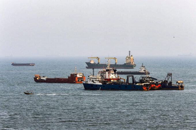 us-blockade-of-iran-redirects-100-ships-in-60-days,-centcom-says