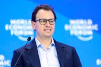 industry-rallies-behind-anthropic-ceo’s-call-for-ai-slowdown