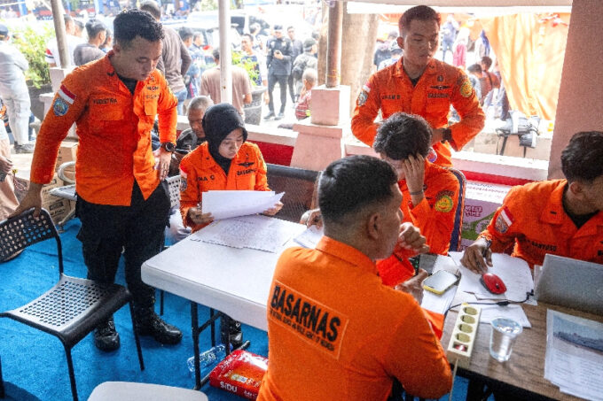 at-least-129-missing-after-indonesian-passenger-ship-capsizes