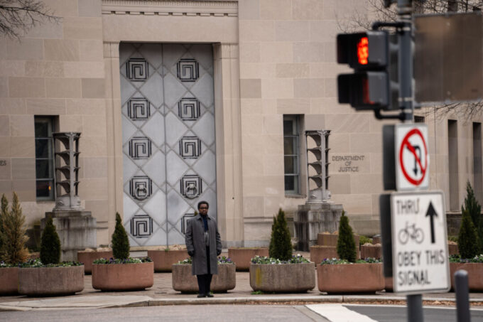 chinese-woman-admits-to-gathering-intelligence-in-us-for-beijing:-fbi