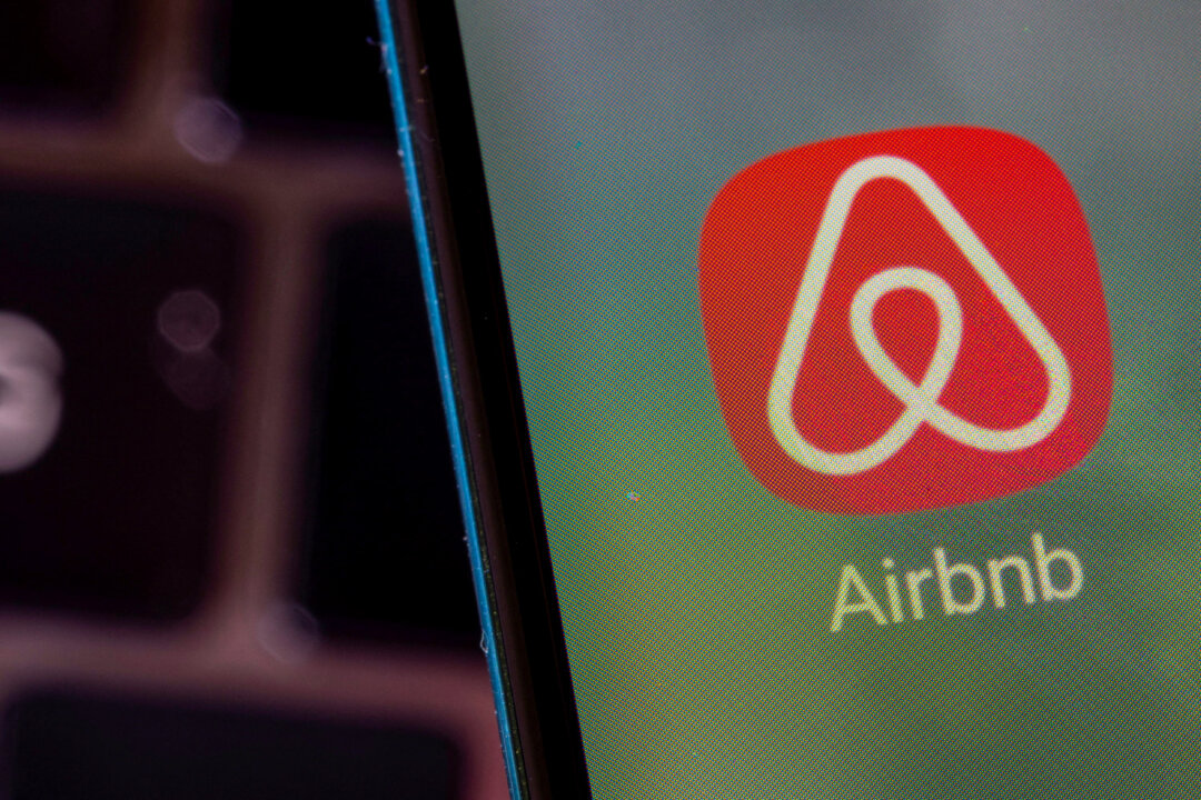 airbnb-commits-$250-million-to-help-finance-housing-projects