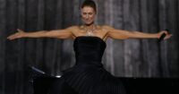 celine-dion-makes-an-emotional-return-to-concert-stage-after-nearly-six-years