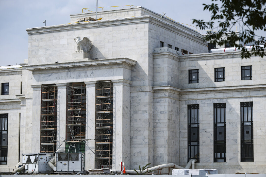 trump-presses-fed-to-lower-interest-rates-ahead-of-meeting