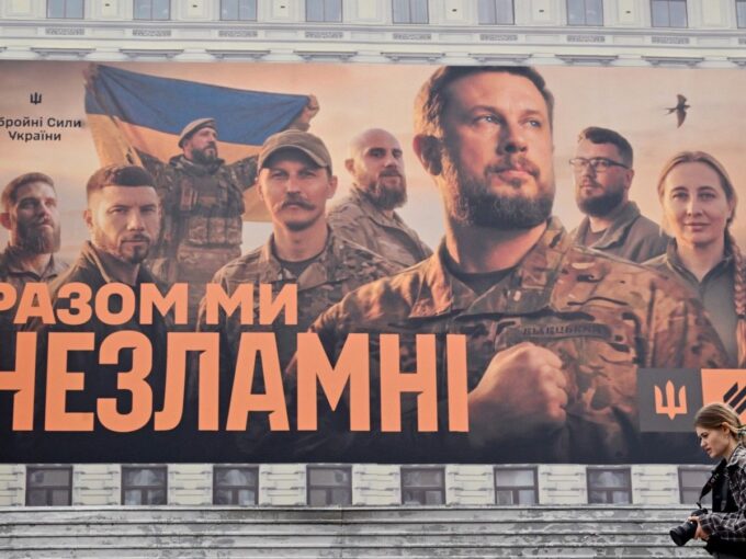 ukraine-launches-offensive-against-russia-near-key-town