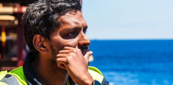 strait-of-hormuz-crisis:-how-danger-and-uncertainty-can-affect-the-mental-health-of-seafarers