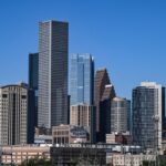 gen-z,-millennials-leave-new-york-for-texas-and-other-growing-metros,-report-says