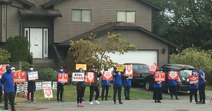 bc-journalist,-harassed-by-‘cult-like’-china-protest-group,-wins-a-defamation-payout