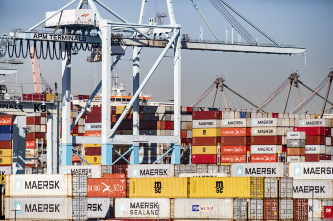 us-import-prices-rise-on-higher-costs-for-capital,-consumer-goods