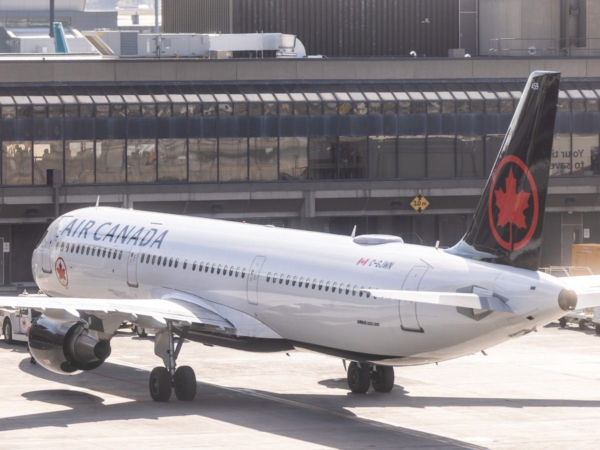 air-canada-removes-in-flight-director-from-service-after-antisemitic-posts