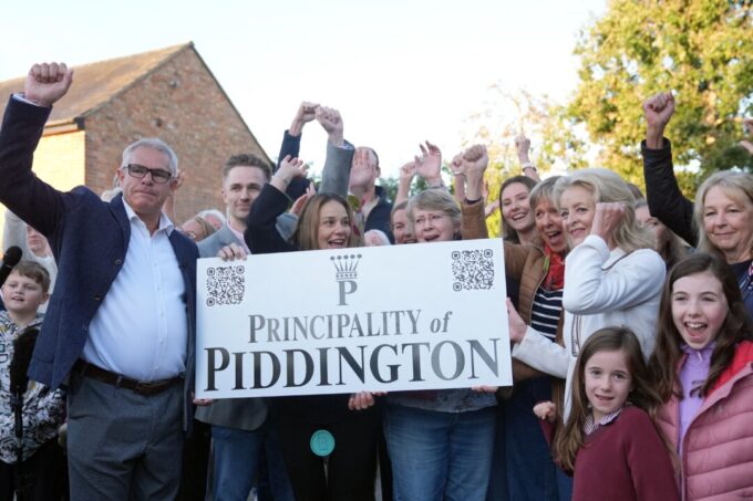 tiny-english-village-votes-for-independence-from-uk-over-migrant-camp-plans