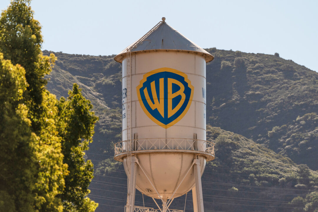 fcc-clears-foreign-backing-for-paramount’s-$110-billion-warner-bros-deal