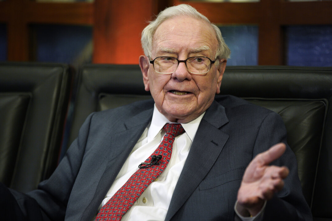 warren-buffett-steps-down-as-berkshire-chairman