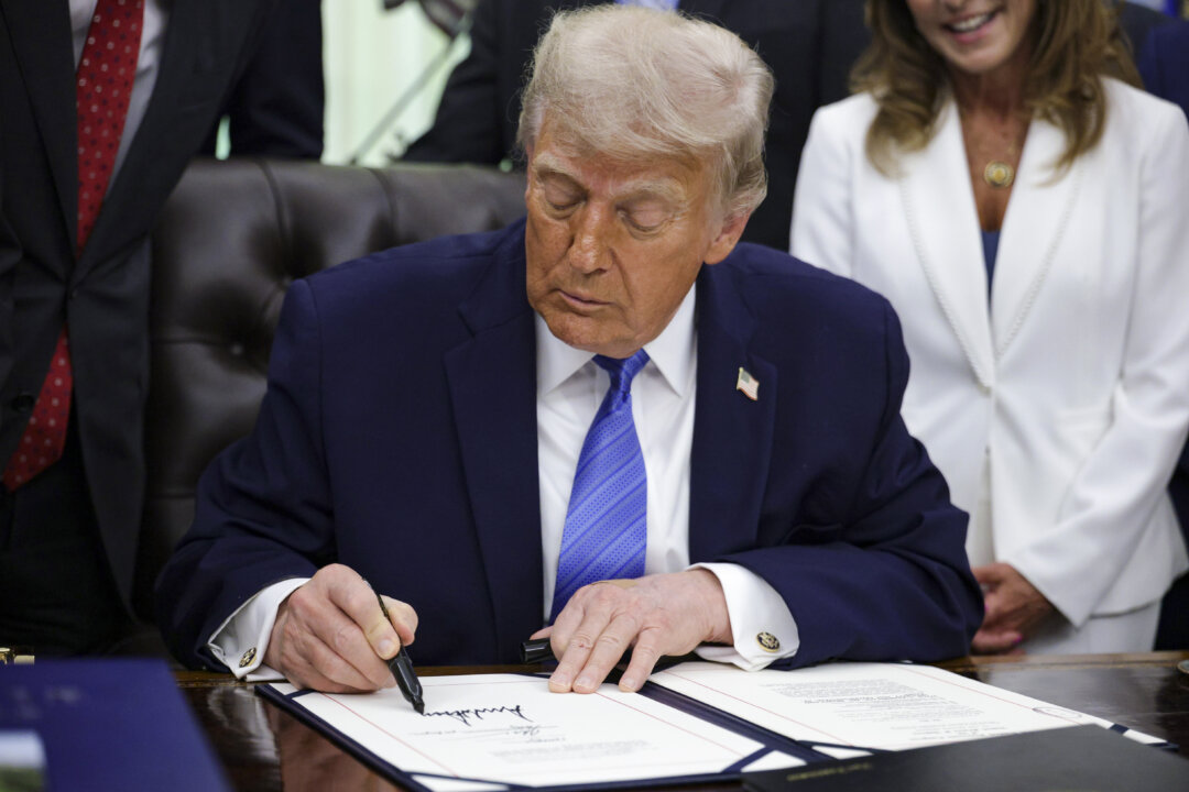 trump-to-sign-russia-and-iran-sanctions-bill