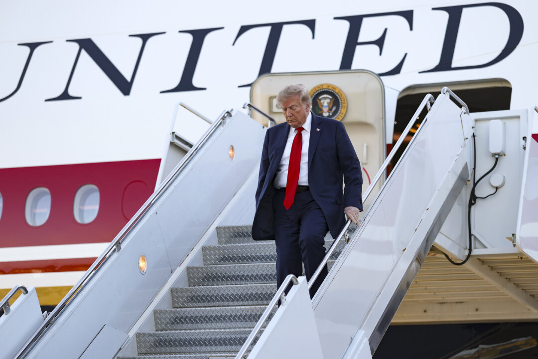 trump-says-iran-still-wants-to-make-deal,-‘losing-in-every-way’