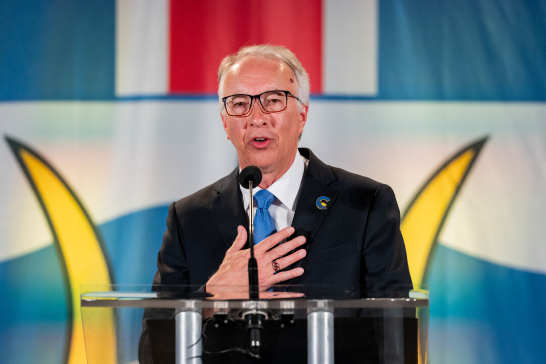 former-bc-tory-leader-rustad,-interim-leader-halford,-and-another-mla-are-out-of-party-caucus,-findlay-says