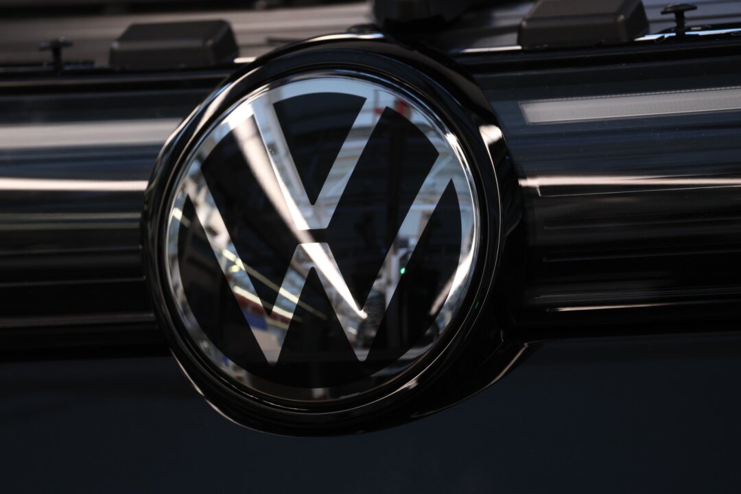 volkswagen-recalls-more-than-250,000-vehicles-over-steering,-software-issues
