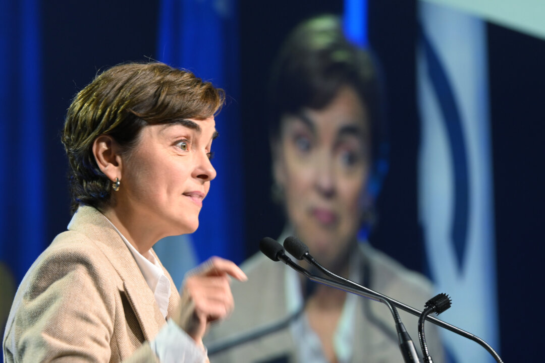 frechette-meets-montreal-mayor-amid-fallout-over-baby-in-homeless-camp