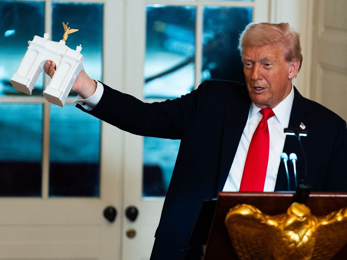 trump-says-dc.-arch-will-double-as-well-stocked-military-base-with-drones-and-snipers