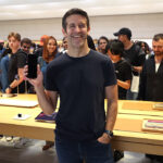 apple-releases-iphone-18-in-stores-under-new-ceo-ternus’s-first-product-launch