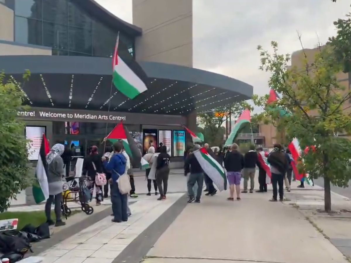 cbc-journalist-says-protesters-tried-to-‘taunt-and-intimidate’-him-from-attending-yom-kippur-service