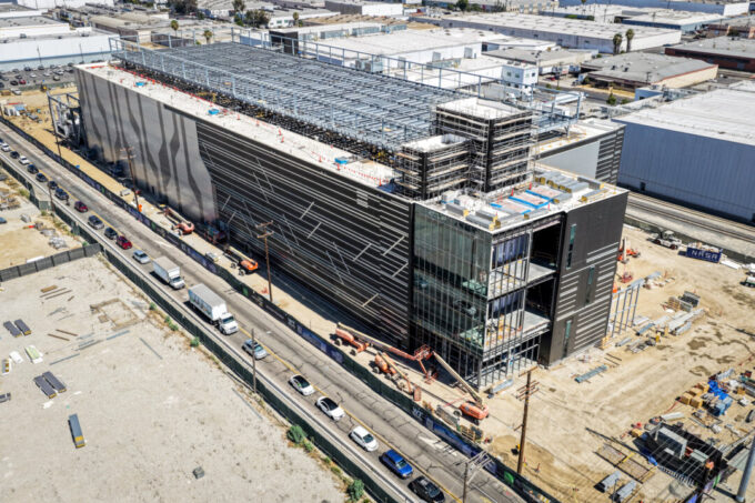 newsom-signs-7-bills-to-regulate-data-centers