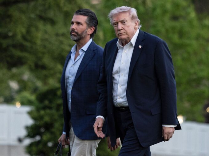 republican-senator-calls-for-probe-into-trump-family’s-financial-dealings