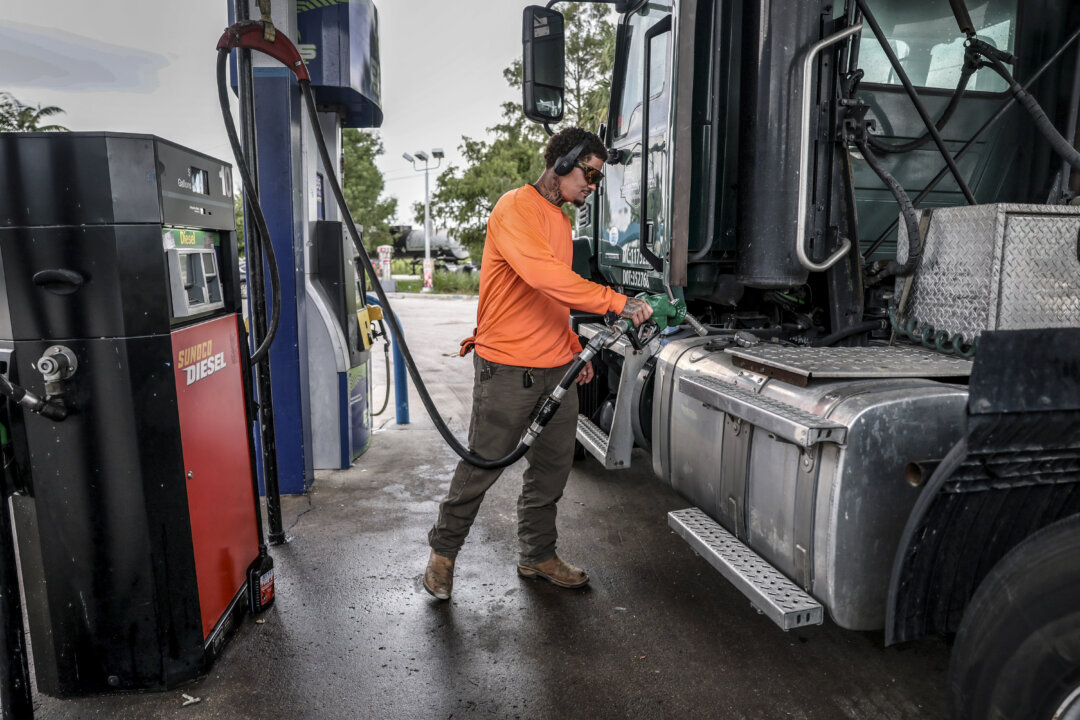 oil-retreats-on-gulf-supply-hopes-even-as-diesel-markets-tighten
