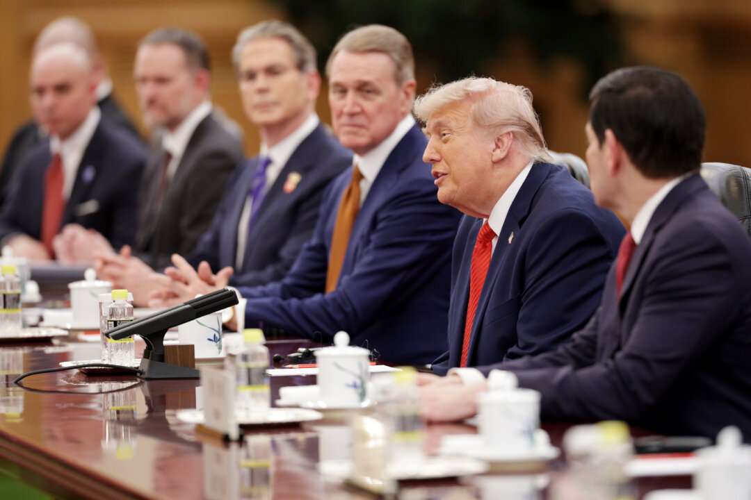 trump-set-to-host-xi-in-high-stakes-summit-amid-trade,-human-rights-tensions