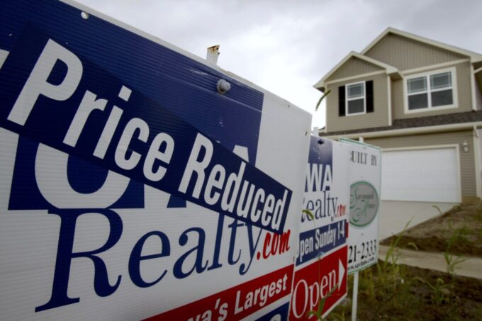 new-home-sales-surge-in-august-despite-higher-prices,-mortgage-rates