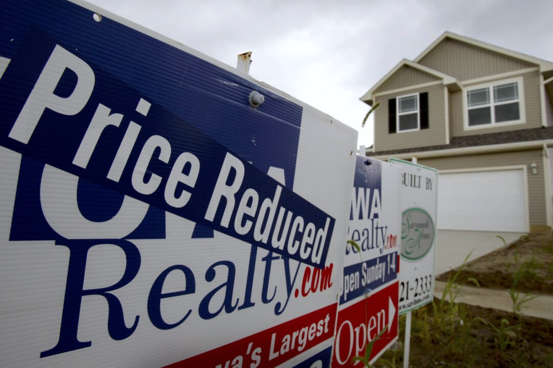 new-home-sales-surge-in-august-despite-higher-prices,-mortgage-rates