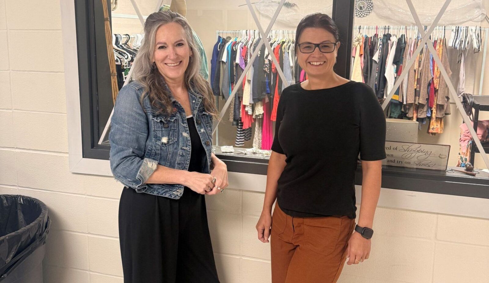 real-canadians:-alberta-high-school-teachers-set-up-fashion-boutique-for-underprivileged-students