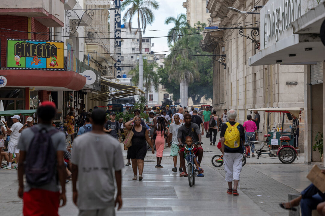 trump-expects-deal-with-cuba,-says-he-doesn’t-think-military-action-necessary