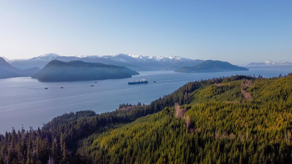 lng-canada-export-expansion-project-gets-green-light-amid-economic-and-climate-warnings