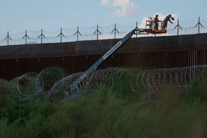 migrant-caravan-headed-for-us-border-has-‘zero-chance’-of-entering,-dhs-chief-warns