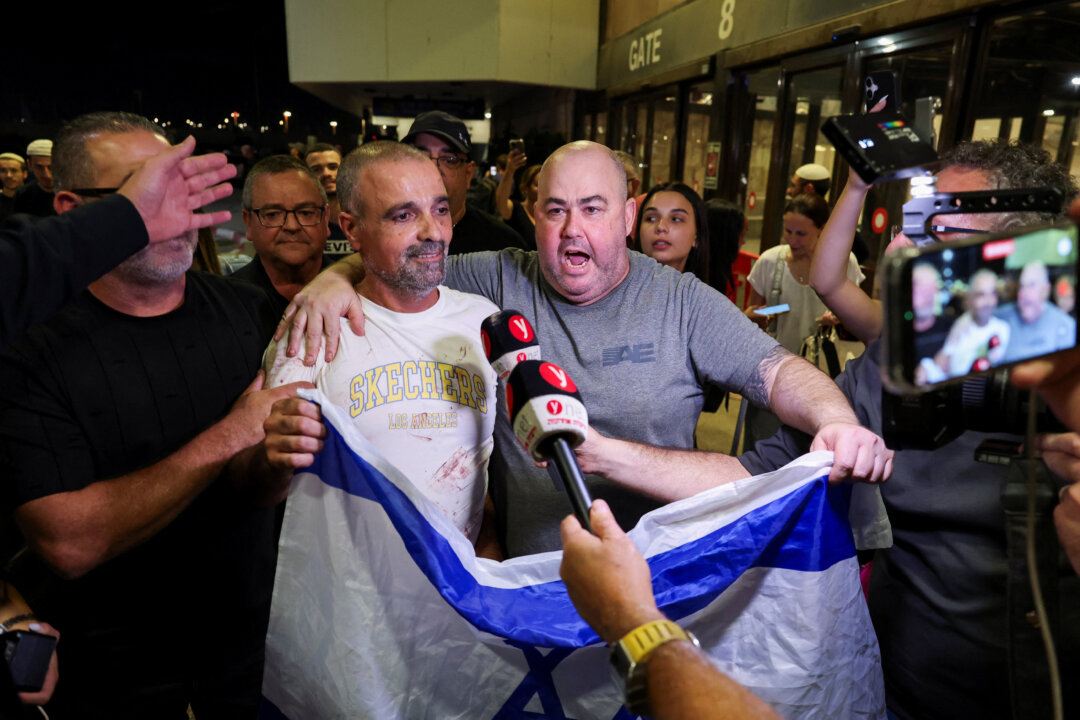 israeli-passenger-recounts-subduing-co-pilot,-pulling-jet-out-of-dive