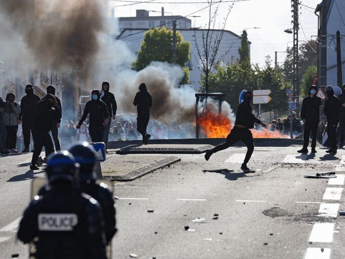‘violence,-clashes-and-damage’:-student-protests-in-france-leave-hundreds-injured,-about-2,000-arrested