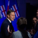 poilievre’s-popularity-lags-behind-his-party,-but-few-options-on-the-horizon,-new-poll-finds