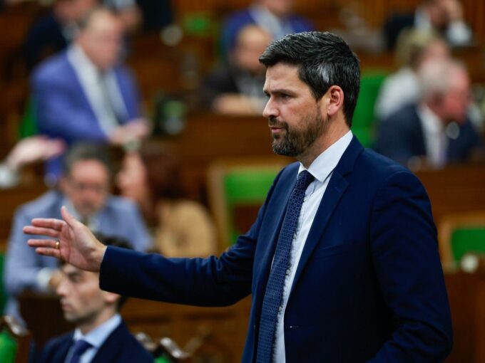 liberals-introduce-bill-to-bar-maid-for-mental-illness