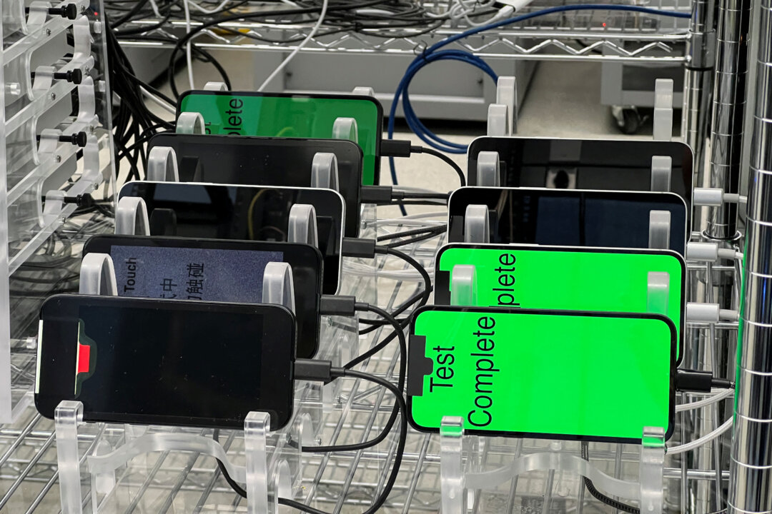 fcc-votes-3–0-to-ban-chinese-labs-from-testing-electronics-for-us-market